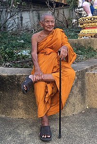 200px-พระครูนิทัศนพลลธรรม.jpg