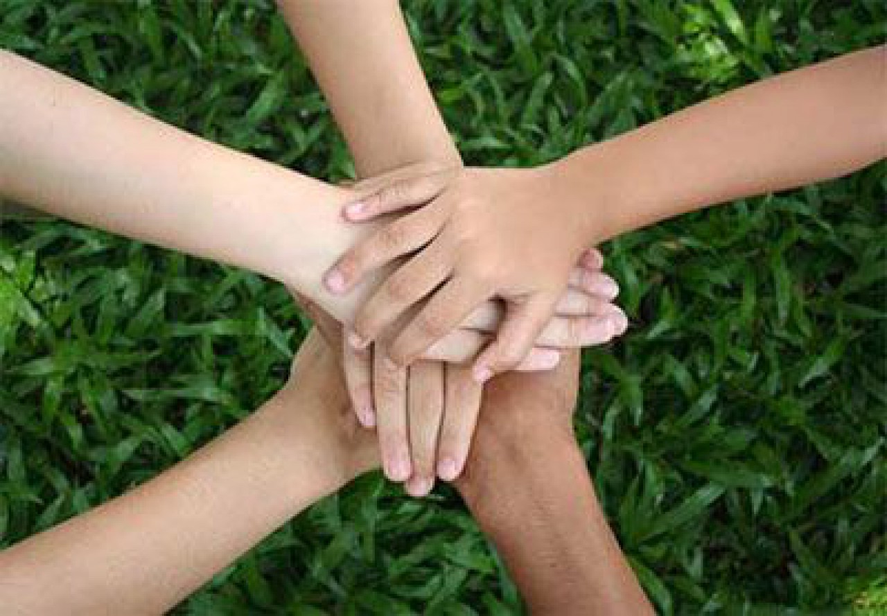 cropped-hands_togethere0b980e0b8a7e0b89a.jpg